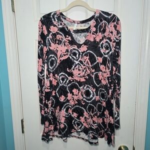 Floral Black and Pink Women's Top Size 1X
